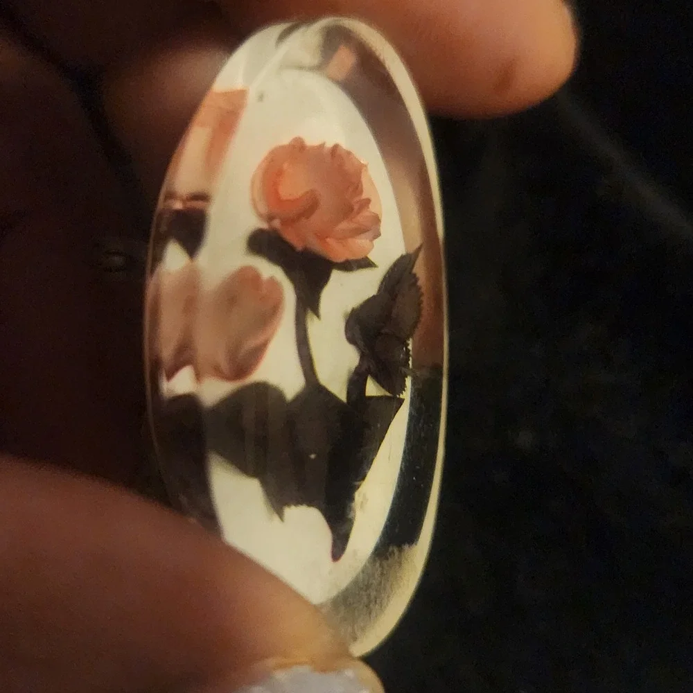 Vintage Reverse Carved Lucite Rose‎ Brooch Pink Floral Intaglio Oval Pin